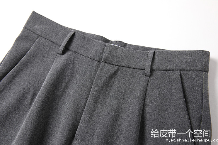 女士灰色西裤腰带细节展示